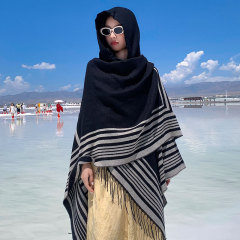青海西藏云南旅游斗篷披风女秋冬加厚民族风拍照出片超大开叉披肩
