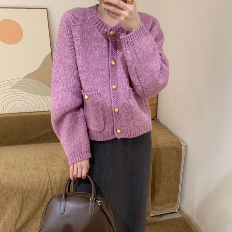 2024 otoño nuevo estilo coreano pequeño estilo de moda suéter de botón de oro cardigan temperamento dulce corto abrigo de punto image 3