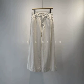 女式毛呢外套;休闲裤;女式衬衫