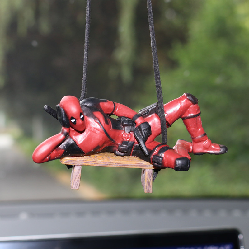 Columpio pato serie Deadpool coche retrovisor espejo colgante pequeño barato hecho a mano muñeca coche adornos para la lectura