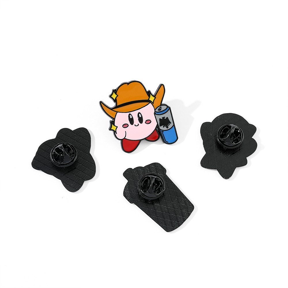 かわいいクリエイティブアニメ星のカービブローチカウボーイ帽ミルクティーカップシェフの多形金属バッジが光を防ぐ
