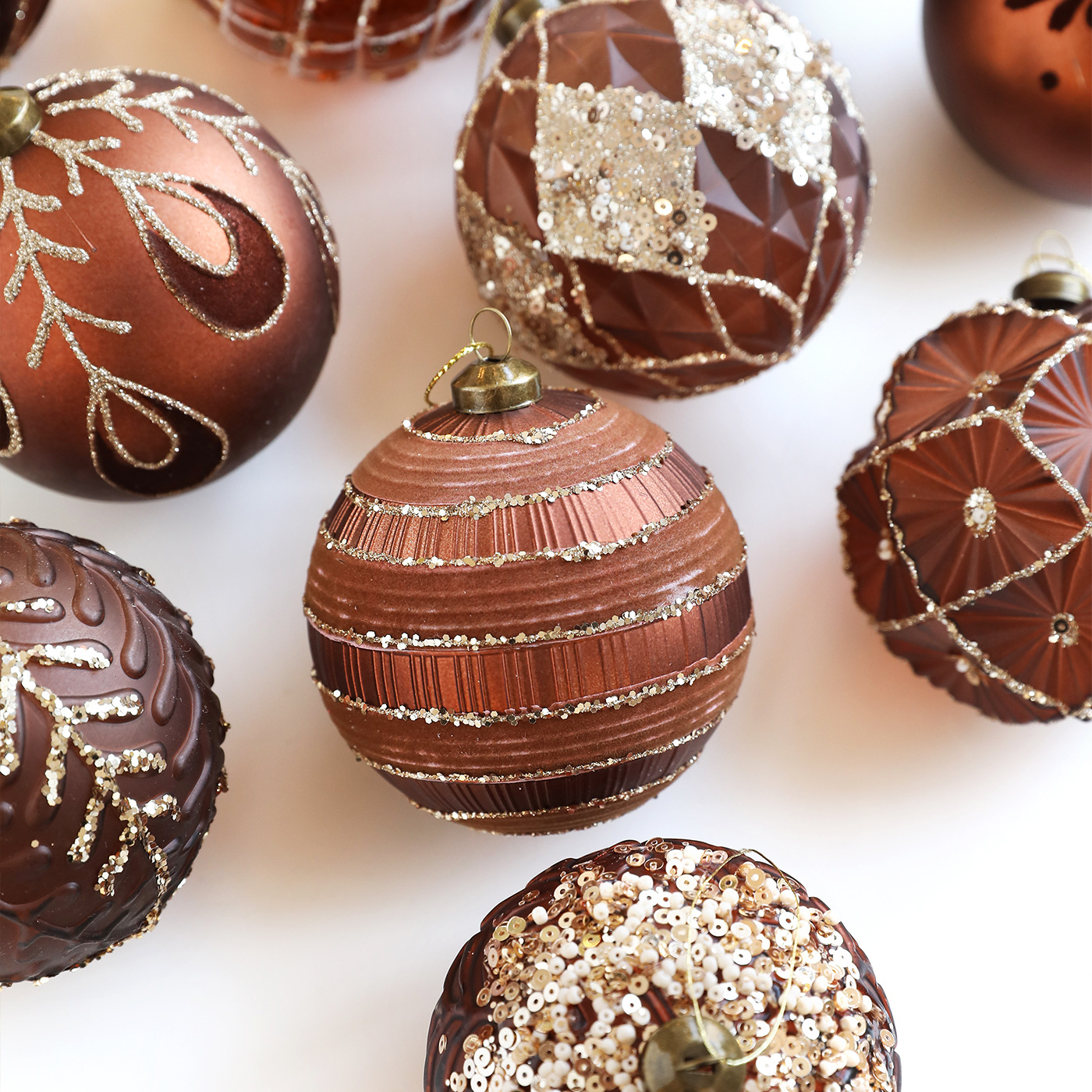 Nuevo producto 8CM bola de Navidad color café polvo oro polvo retro árbol de Navidad colgante bola decoración colgante diseño colgante