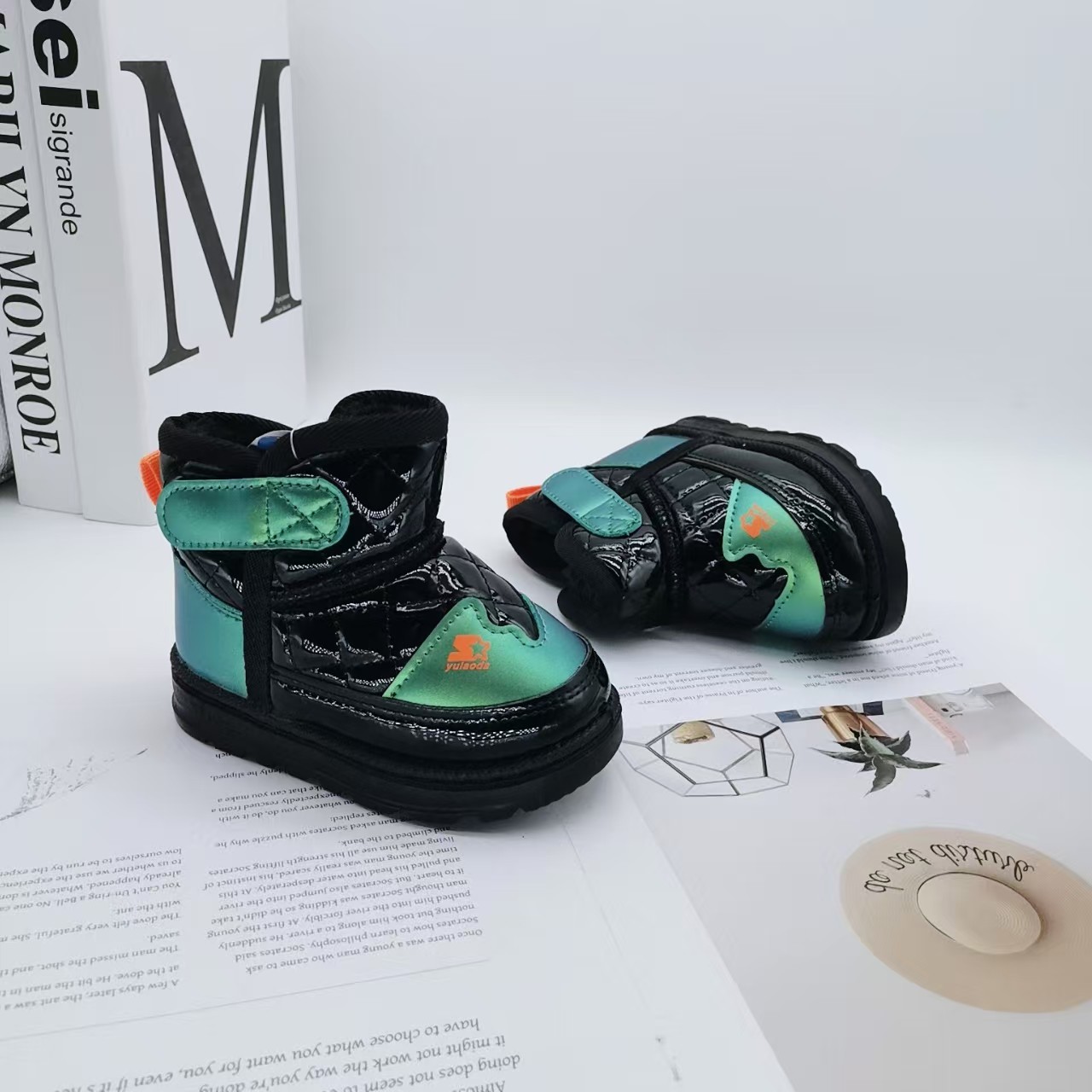 Botas de nieve para niños de invierno 2025 nuevas botas cortas para niños con botas de algodón para niñas más gruesas