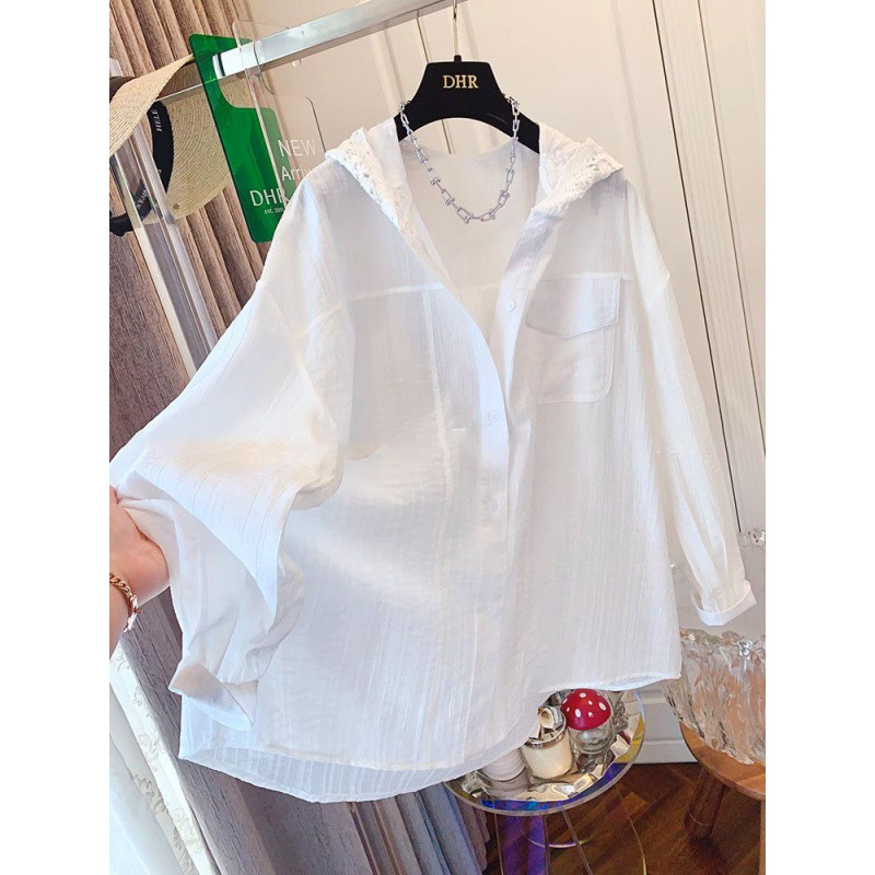 White lace spring shirt with hood