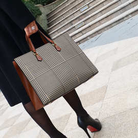 大容量包包女款2025新款时尚格子通勤女包单肩手提公文包厂家批发