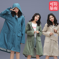 日本のレインコートの女性の全身の長いタイプの豪雨防止の徒歩の韓国のファッションの服の式のレインコートの男性の軽薄な潮