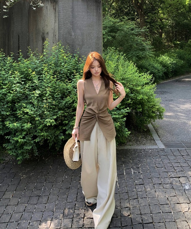 洋風オールドマネースタイルレディース夏Vネックウエストベストノースリーブトップストレートワイドレッグパンツの2点セット|undefined