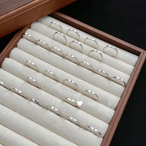 26-letter ring for women, Instagram-inspired, unique design, simple band, index finger ring, new fashion trend for , stylish and personalized, pair of engagement rings