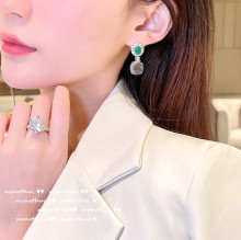 ���~С��ʹڌ�ʯ��ָ �Ǻ��� �18K���ȸ�G���軨���ʯ���h