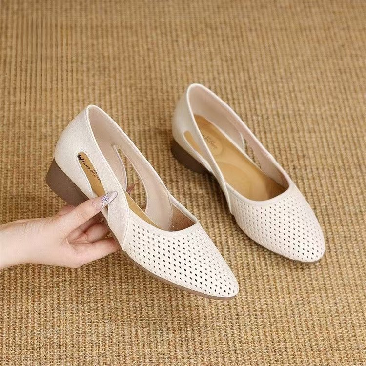 2026 Summer New Style Soft Leather Pointed Toe Hollow Shoes for Women, Fashionable Soft-Soled Sandals, Breathable Thick-Heeled Low-Heeled Shoes