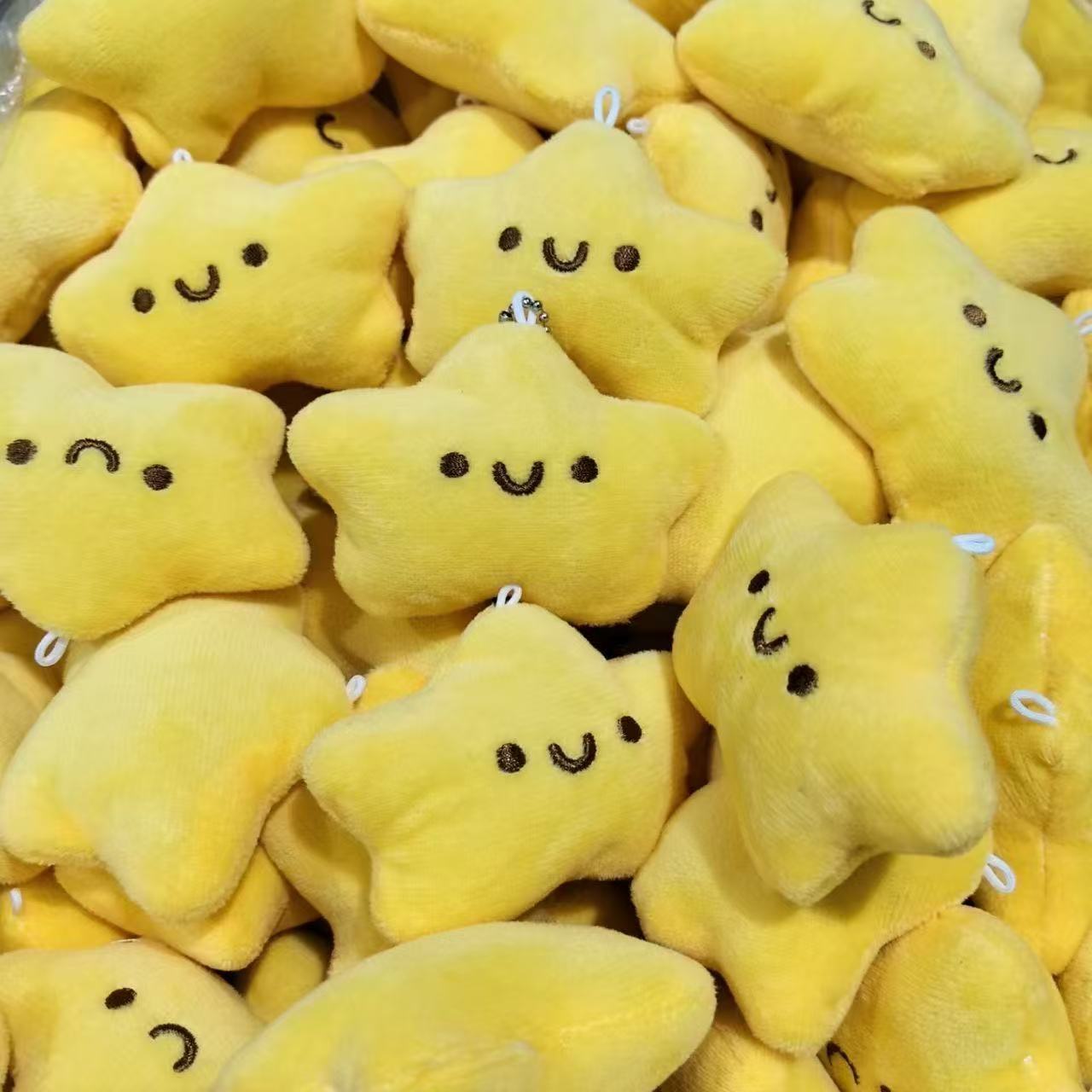 Xiaohongshu's new squeaking cute plush bag charm, star doll pendant, toy keychain wholesale