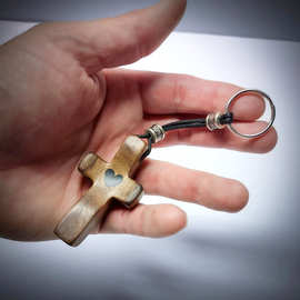 新款守护爱心钥匙圈配饰挂件创意礼品亚马逊热销木质十字架钥匙扣