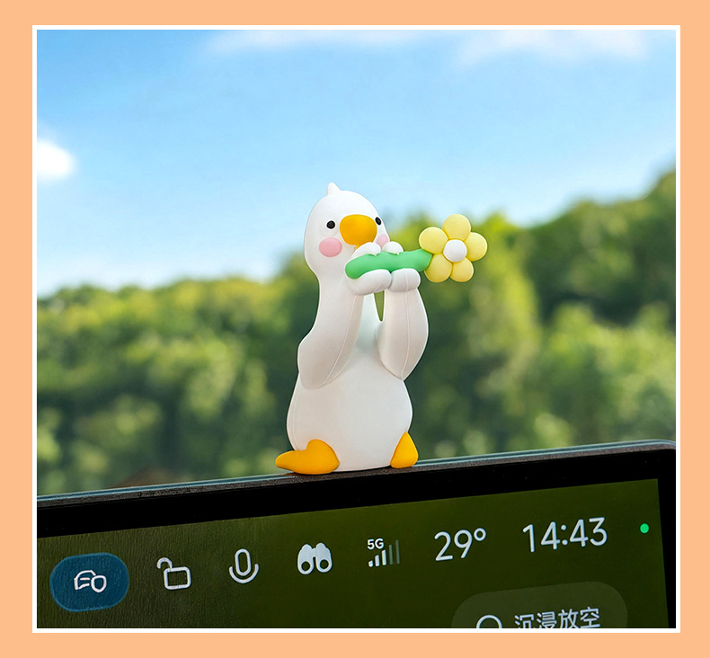Cute cartoon car ornament, creative dashboard display, stylish interior decoration for women