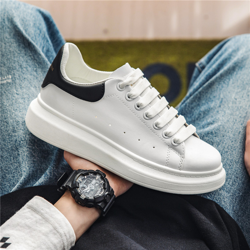 Men's White Sneakers 2026 Spring Korean Style Trendy Thick-Soled Height-Increasing Casual Shoes for Students Versatile Sports Casual Shoes Men's White Sneakers 2026 Spring Korean Style Trendy Thick-Soled Height-Increasing Casual Shoes for Students Versatile Sports Casual Shoes