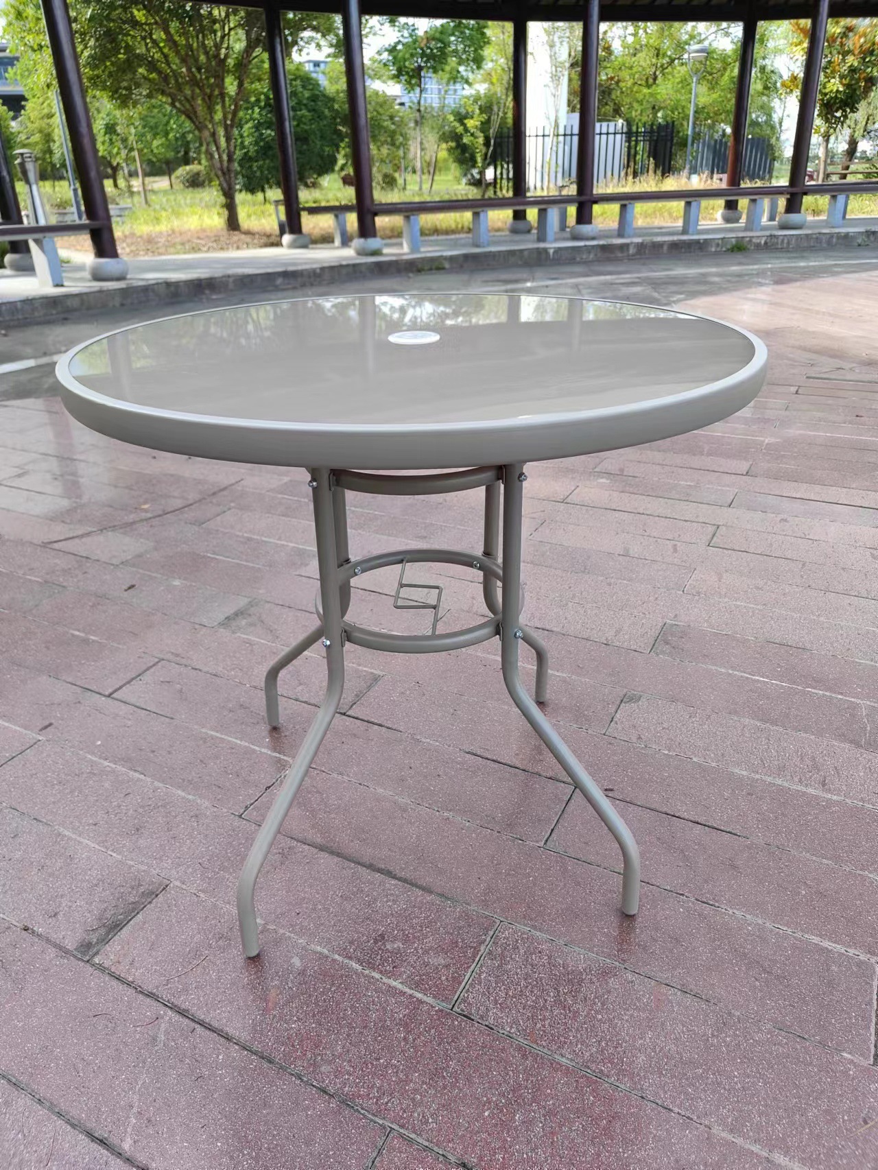 샴페인 라운드 테이블