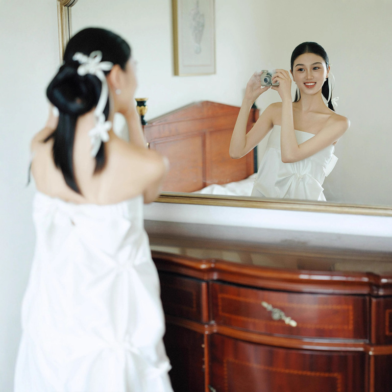 法式晨袍女新娘高级感缎面轻婚纱小众轻奢出门纱订婚白色抹胸礼服|undefined