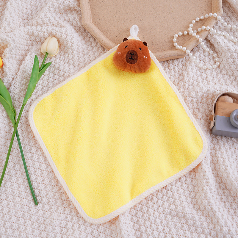 Yellow capybara / 30*30cm