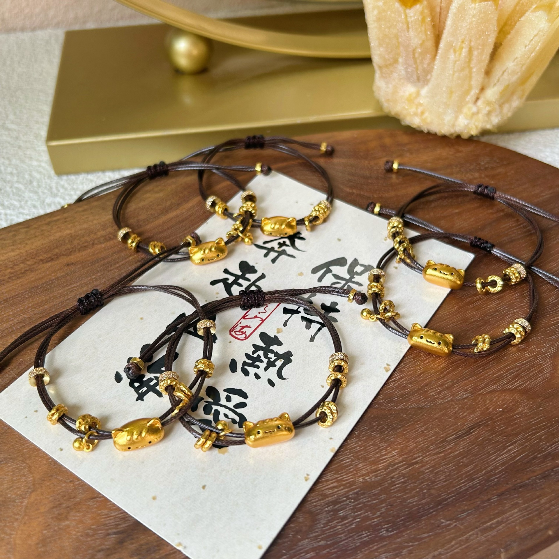 Autumn new French vintage alloy kitten handmade woven bracelet for women, light luxury with a high-end design, perfect as a gift for a best friend