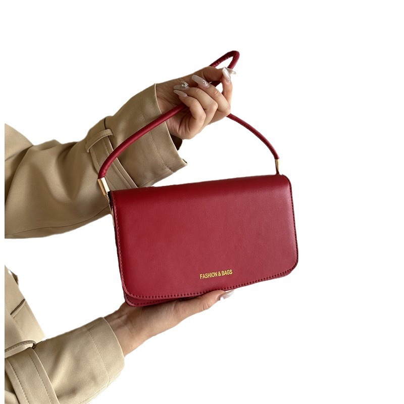 Texture simple et à la mode petit sac carré 2024 nouveau sac à bandoulière polyvalent de banlieue version coréenne sac à aisselles design de niche à la mode_voghion.com