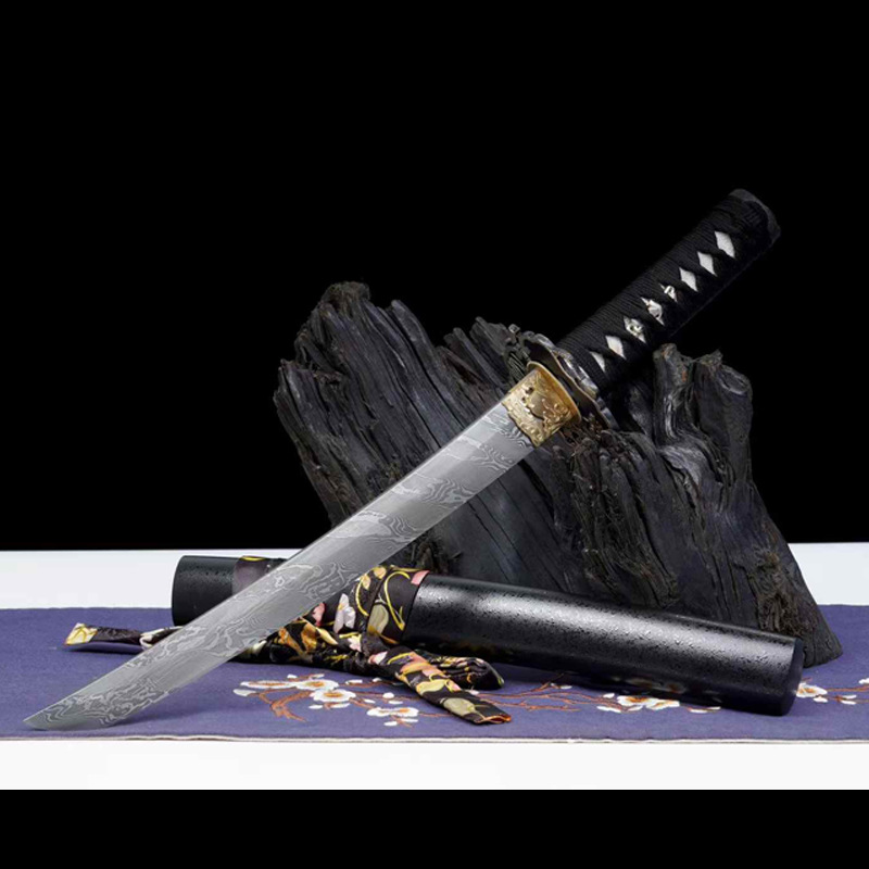 龙泉市刀剑花纹钢手工锻打短剑一体短刀剑影视宝剑跨境批发未开刃