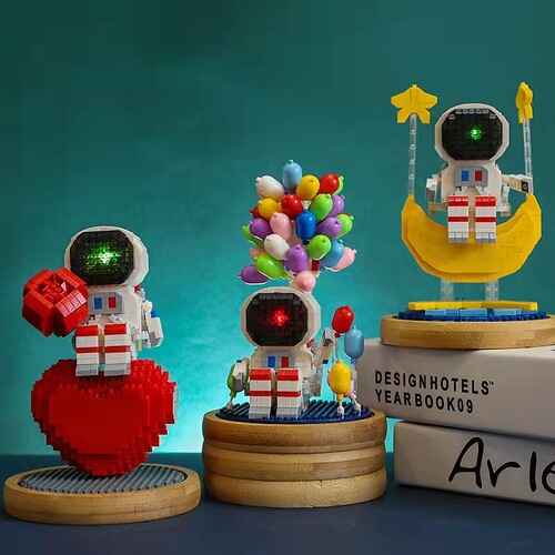 Zhiying astronaut building blocks assembled astronaut ornaments are compatible with LEGO small particle micro-diamond aerospace toys