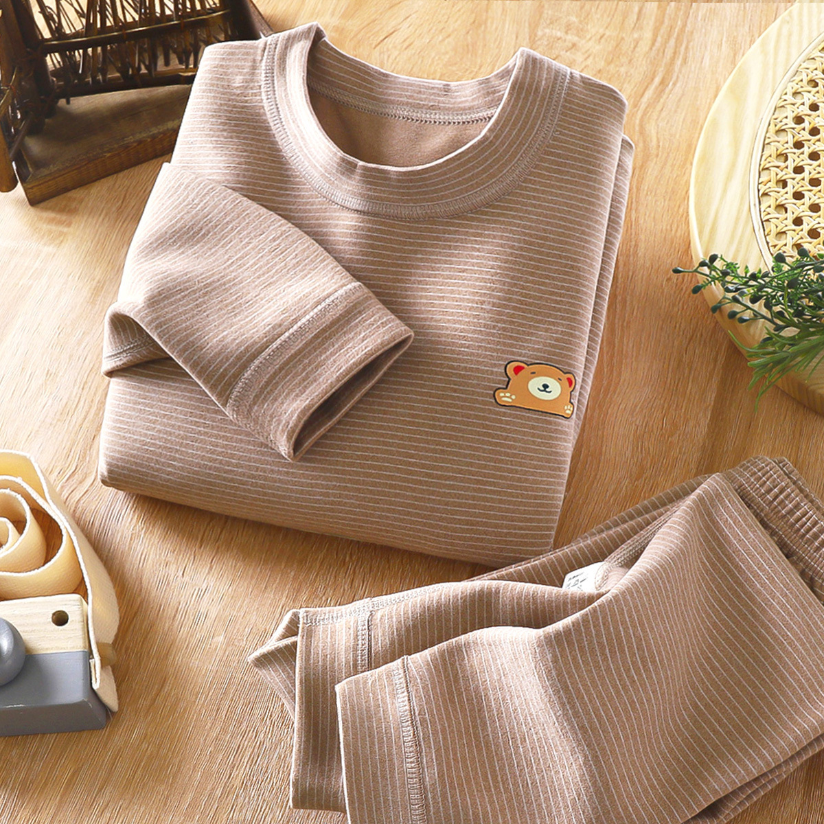 Terciopelo sin hueso para niños de Cuello medio nuevo ropa de otoño traje de pantalones largos traje de ropa interior térmica engrosada a rayas para bebés de hombres y mujeres