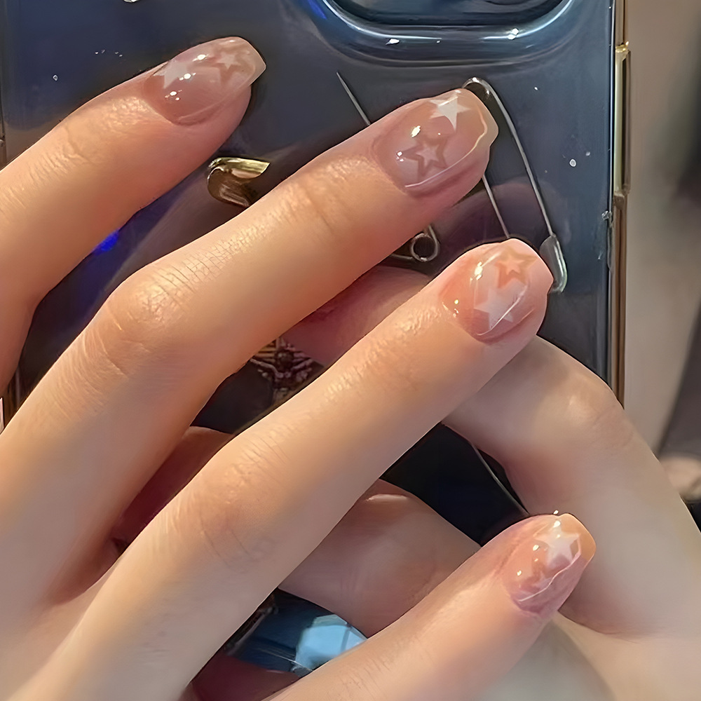 Pequeña uña fresca estrella corta 24 piezas de uñas blanqueadoras dulces y frescas, uñas falsas de chatarra venta directa de lotes mixtos