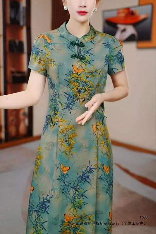 Fashionable Mother's Dress in Ice Silk Stretch Satin, Mid-Length Short-Sleeve Dress, New Summer Improved Version of Cheongsam Gown