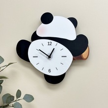 创意卡通摇摆熊猫家用挂钟客厅简约新款装饰钟表静音打孔挂墙时钟