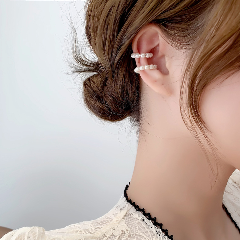 Pearl C-shaped Non-pierced Ear Clip display picture 1