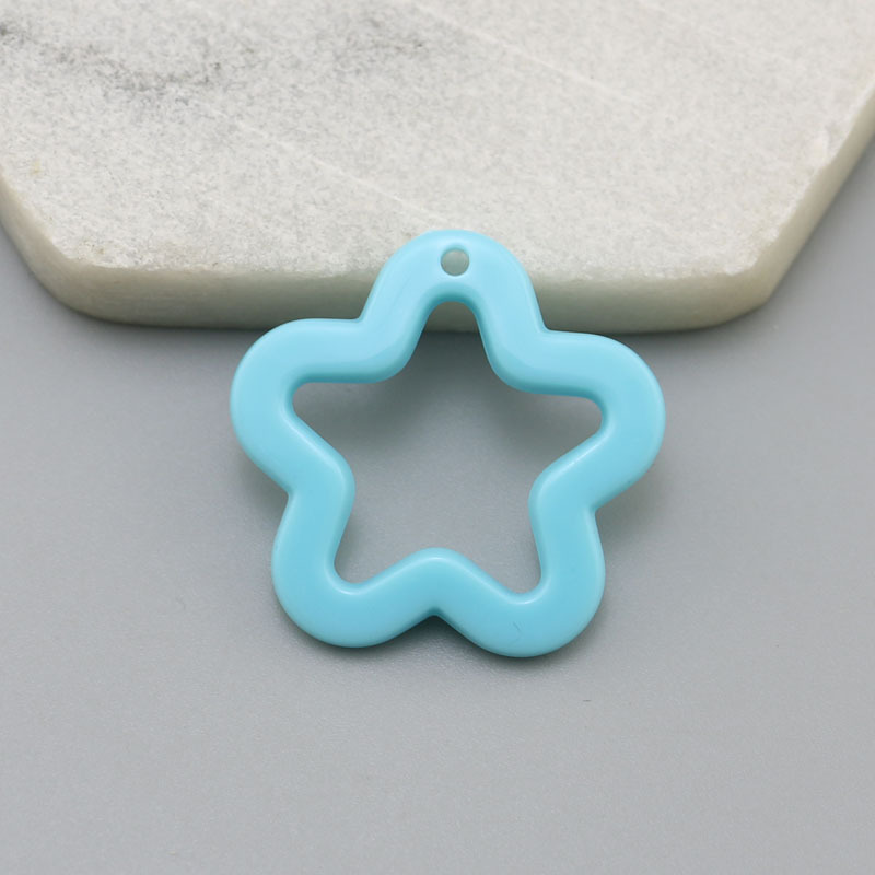 Color estrella de cinco puntas llavero acrílico colgante dopamina accesorios de joyería 30mm flor en forma de ciruela material