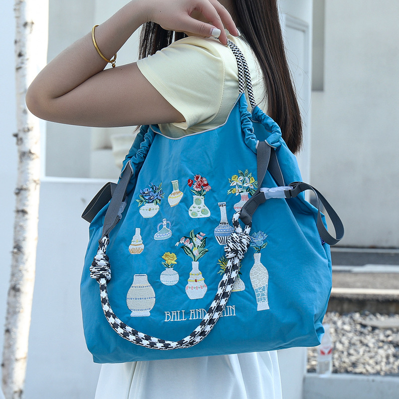 Summer Japanese Style Daily Commuter Floral Canvas Embroidery Bag Niche Fashionable All-match Large Capacity Eco-friendly Shoulder Bag for Women Summer Japanese Style Daily Commuter Floral Canvas Embroidery Bag Niche Fashionable All-match Large Capacity Eco-friendly Shoulder Bag for Women