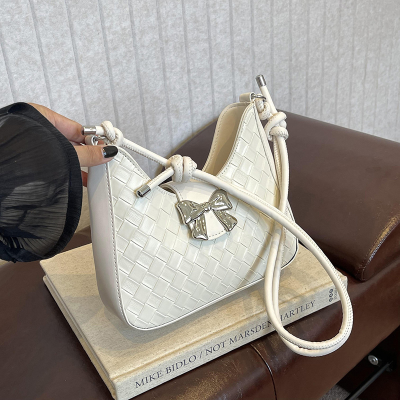 Bolsa de moda de tendencia bajo la axila para mujeres 2024 nicho de verano coreano de alta calidad tejido bolso de hombro casual bolso de brazo