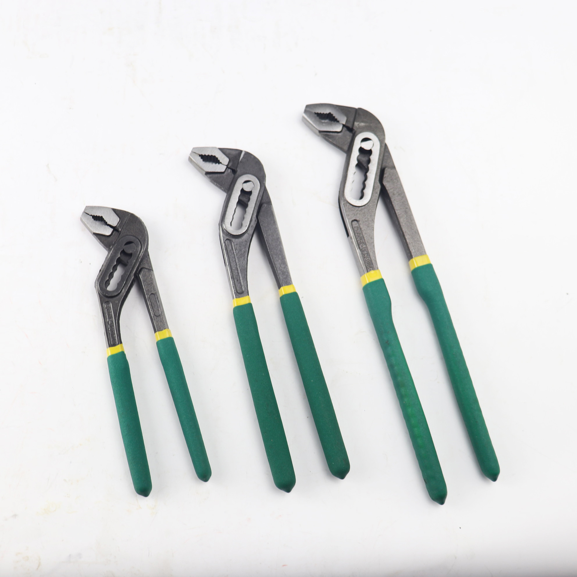 厂家直发12寸沾塑柄管钳 10寸可调式水管钳 8寸水泵钳