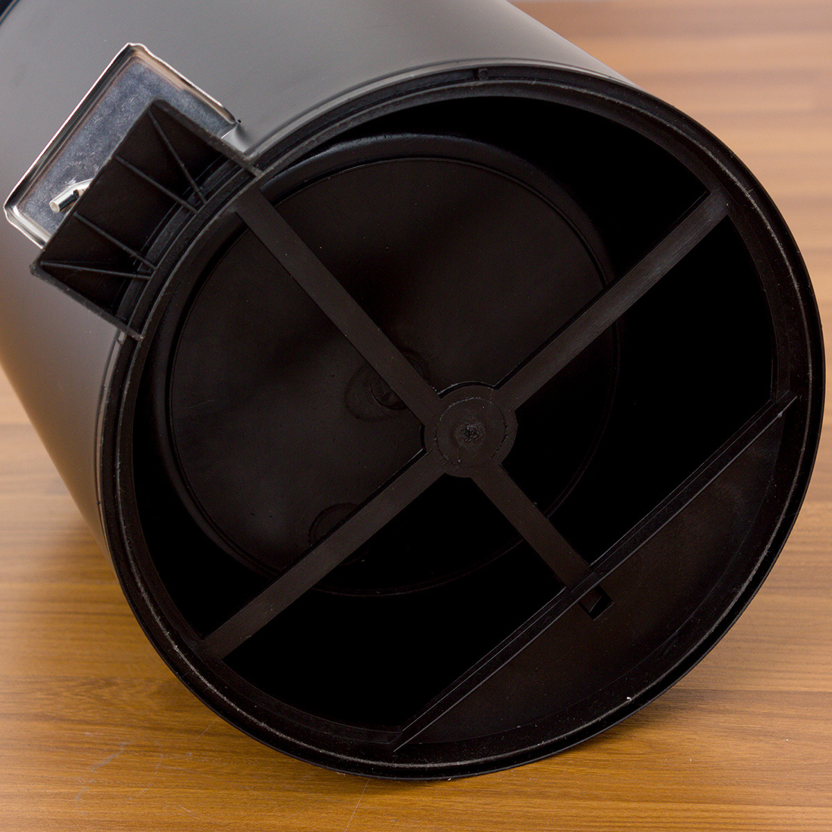 Bote de basura abatible redondo negro mate transfronterizo 3L, cubo de limpieza de pedal silencioso para el hogar con tapa