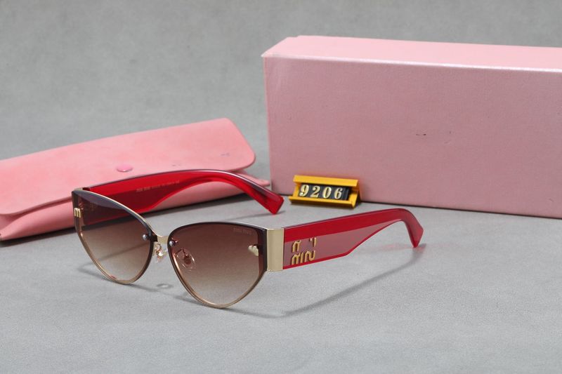 2025 ファッション個性前衛的な miu キャットアイサングラス男性と女性のための抗 UV リムレスカラーマッチングワイドレッグメガネロゴ付き|undefined