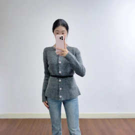 2025SP秋冬温柔优雅彩钻饰圆领宽松慵懒针织开衫上衣含腰带250455