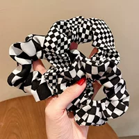 Новый смешанный цвет черно-белый плед толстой кишки кольцо для волос два юаня магазин Чистая Пряжа конский хвост голова Веревка Чистая красная жирная колбаса галстук веревка резинкой