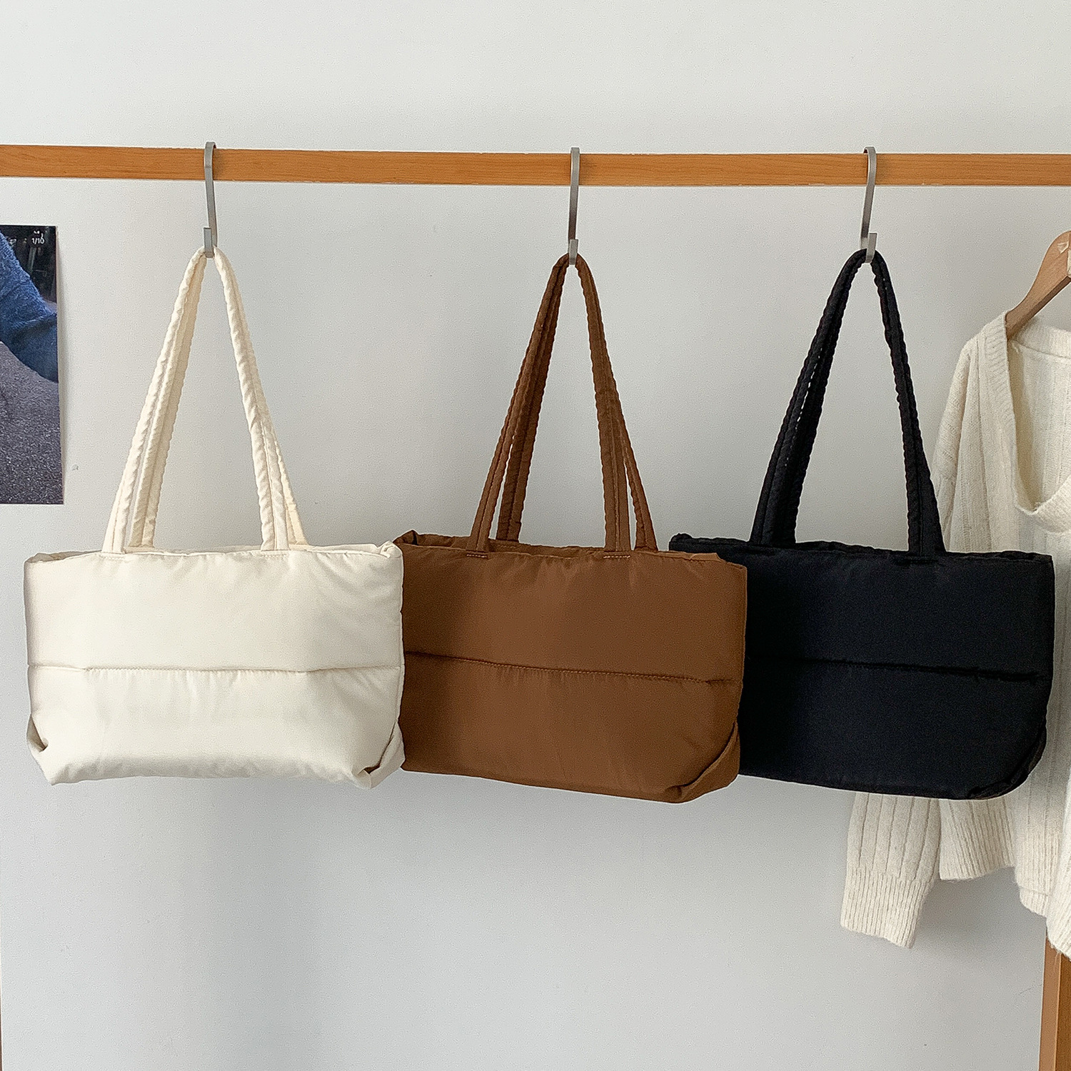 2025秋冬新款休闲风百搭轻便棉服包 通勤潮流大包女大容量羽绒包