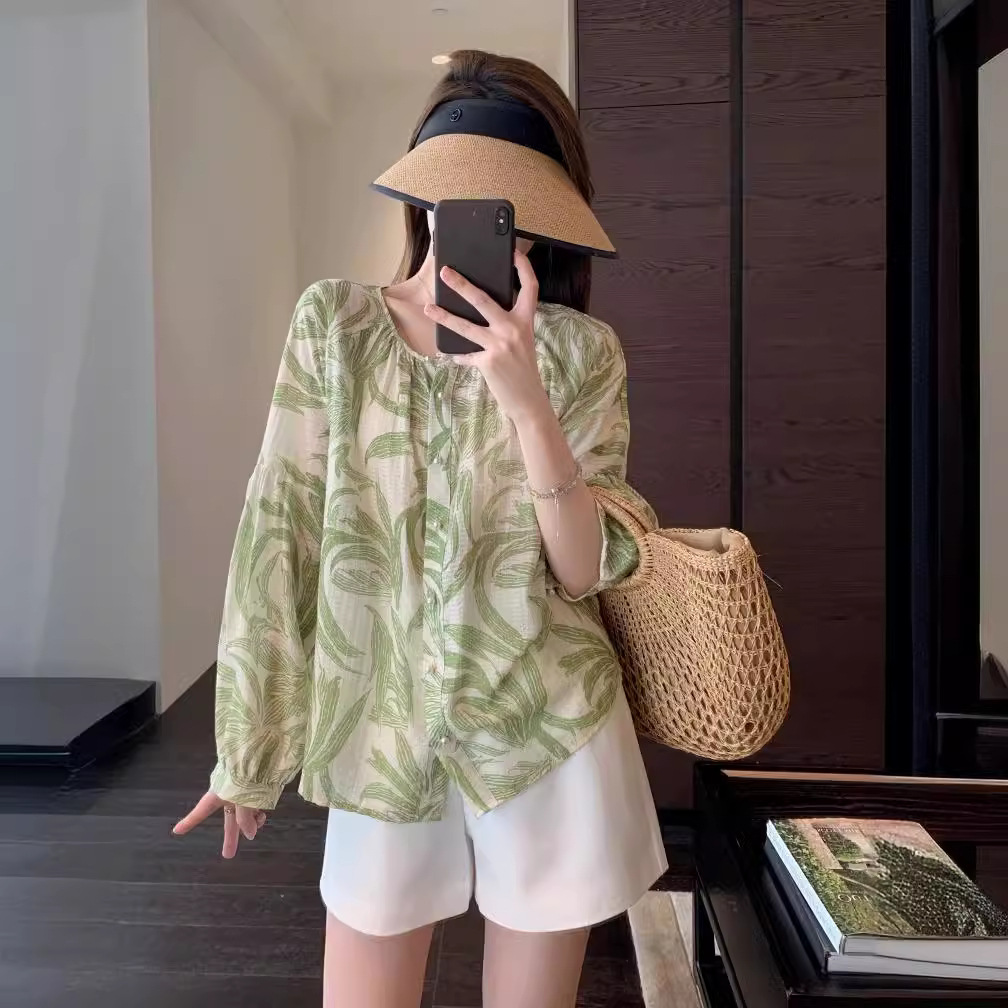 AMR UU 신선한 녹색과 흰색 높은 수준의 감각 느슨한 랜턴 슬리브 인쇄 썬 스크린 셔츠 봄 및 여름 새