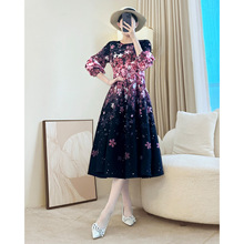 一件代发洋气妈妈连衣裙秋季女新款黑色碎花裙减龄花苞裙长裙宽松