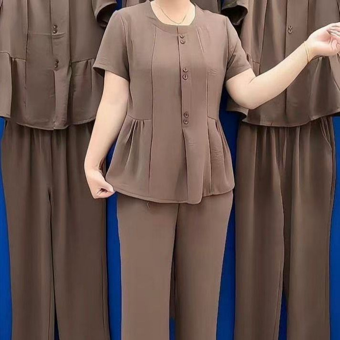 카키색