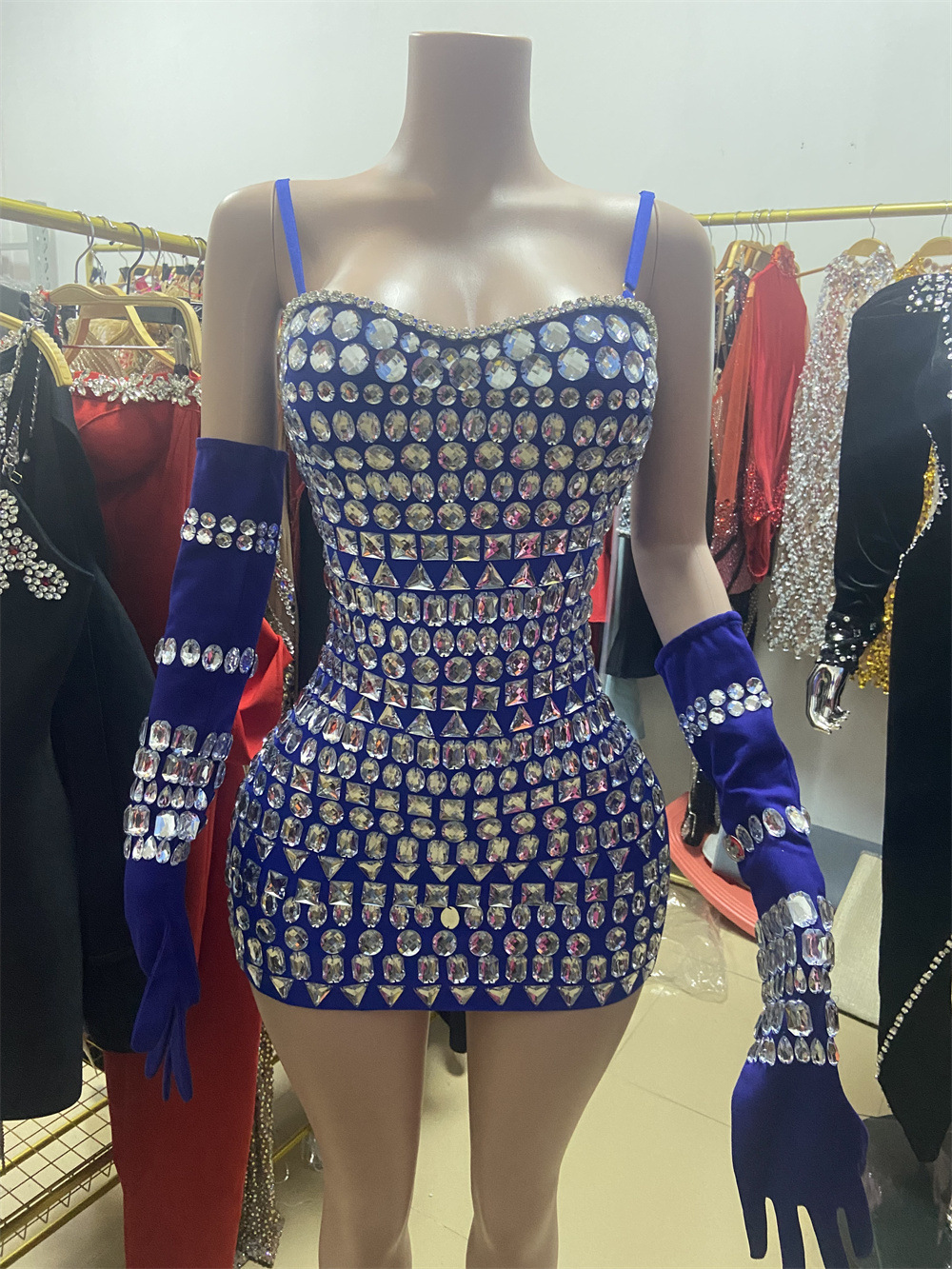 Vestido de Tirantes Espagueti con Pedrería Ultrabrillante y Escote Pronunciado, Estilo Europeo y Americano, para Fiestas y Espectáculos image 8