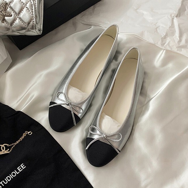 Grape Mom's Same Style French Women's Shoes Are Back in New Colors~ Chanel-Inspired Color-Blocking Design Flat Ballet Shoes for Women Grape Mom's Same Style French Women's Shoes Are Back in New Colors~ Chanel-Inspired Color-Blocking Design Flat Ballet Shoes for Women