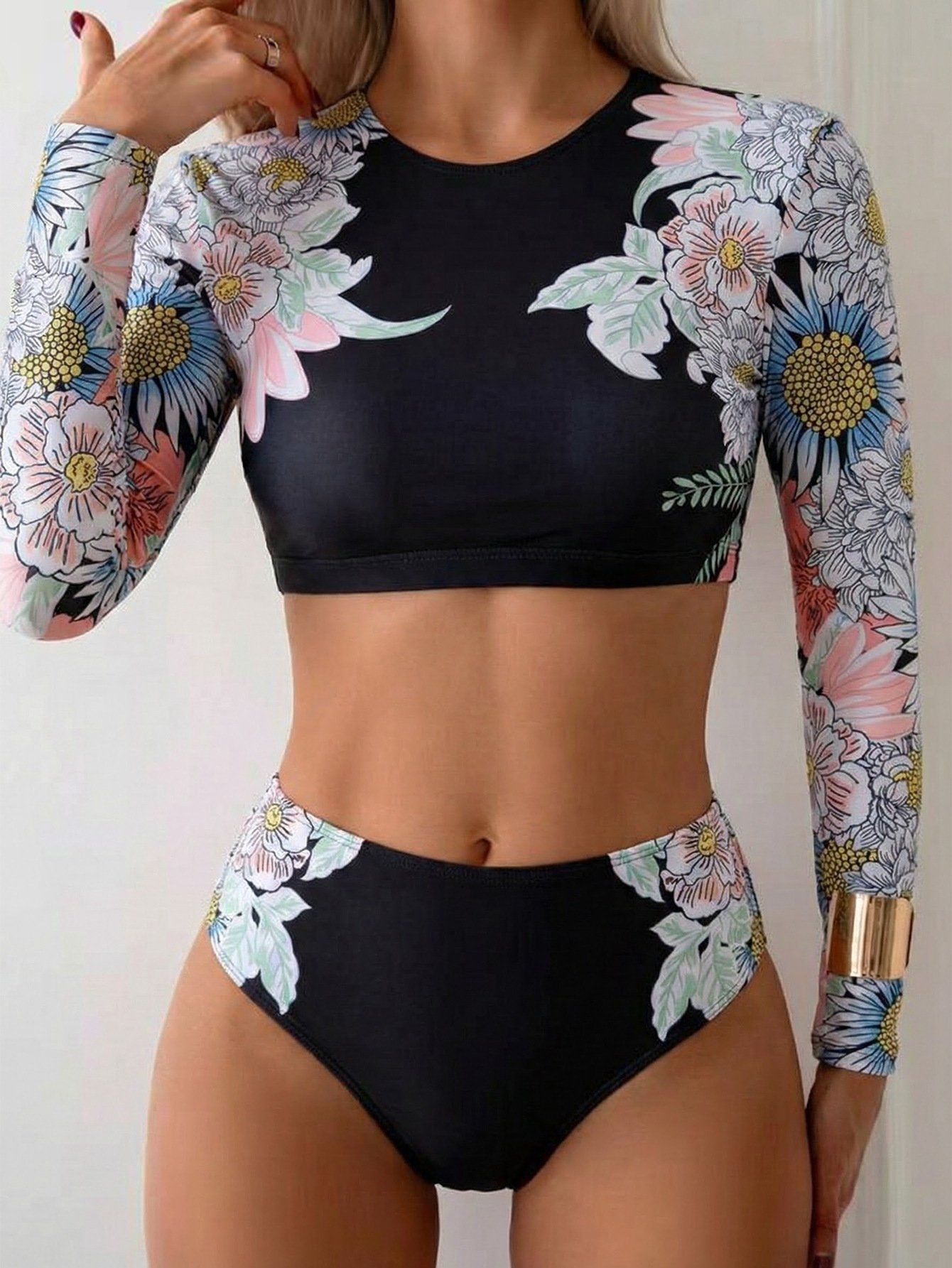 Set bikini floreale a maniche lunghe con protezione uv_voghion.com