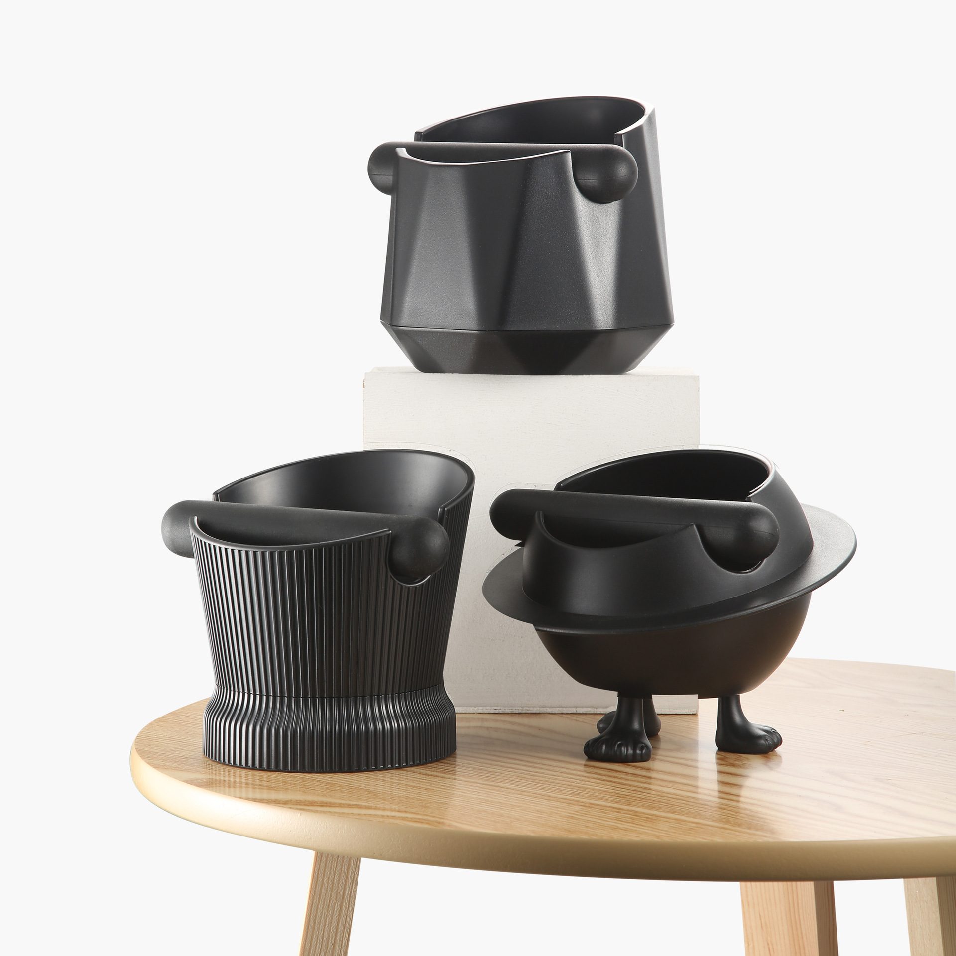 Mini trash box planet powder tray soccer shape small waste bin household coffee accessory coffee knock-off bucket