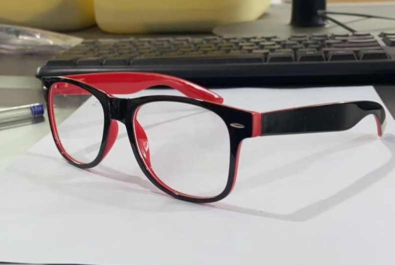 Gafas de sol retro de moda 2025, estilo caramelo con clavos de sombrilla de arroz, venta al por mayor directa de fábrica