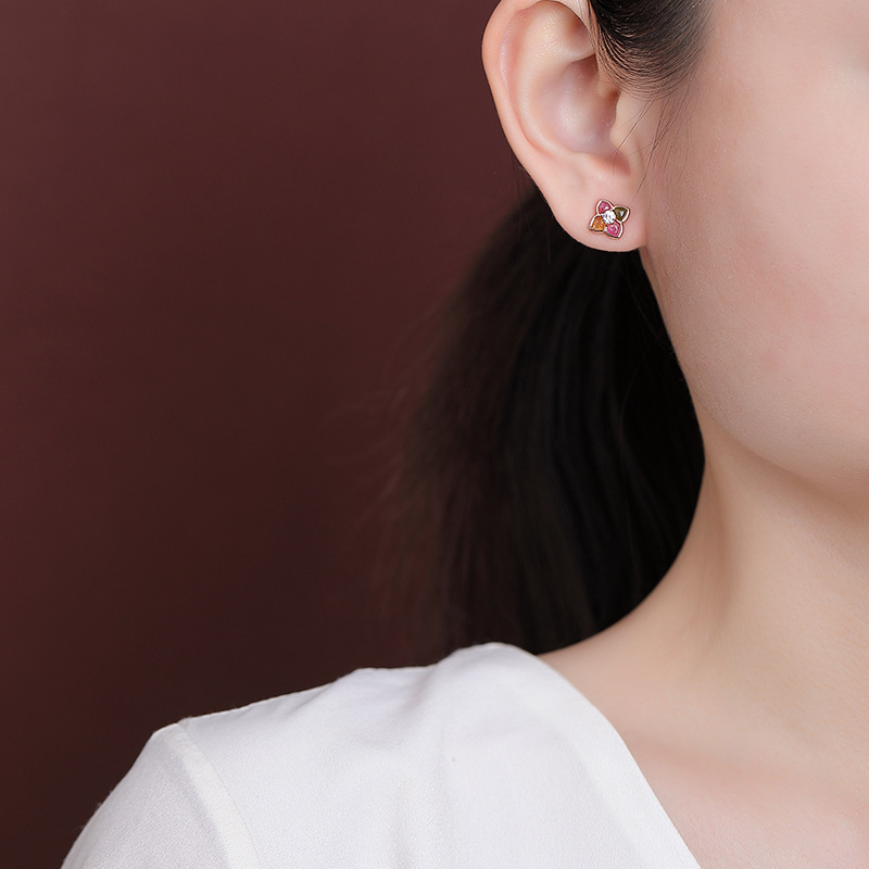 Bông tai bạc S925 mạ vàng hồng hình hoa cỏ bốn lá đính tourmaline — Một cặp (màu ngẫu nhiên của tourmaline)