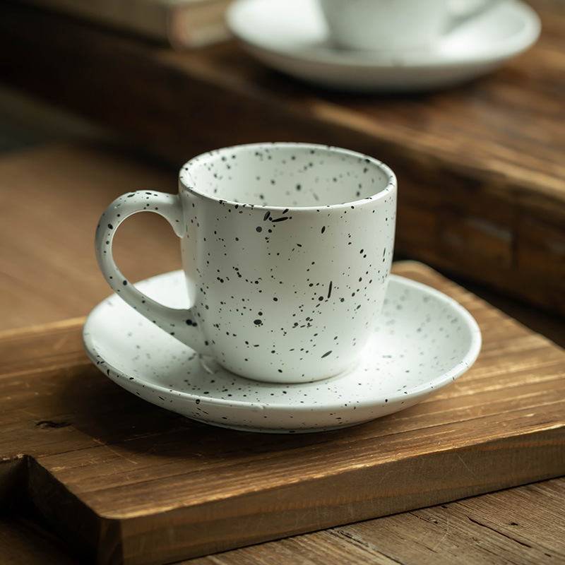 Taza de cerámica retro creativa Juego de tazas y platillos esmaltados de sésamo Té de la tarde Taza de café Plato Desayuno doméstico Taza de leche Taza de té