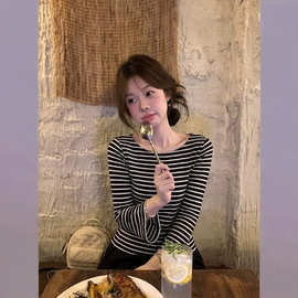 韩系慵懒感黑白条纹船领七分袖T恤女早秋季休闲百搭小众减龄上衣